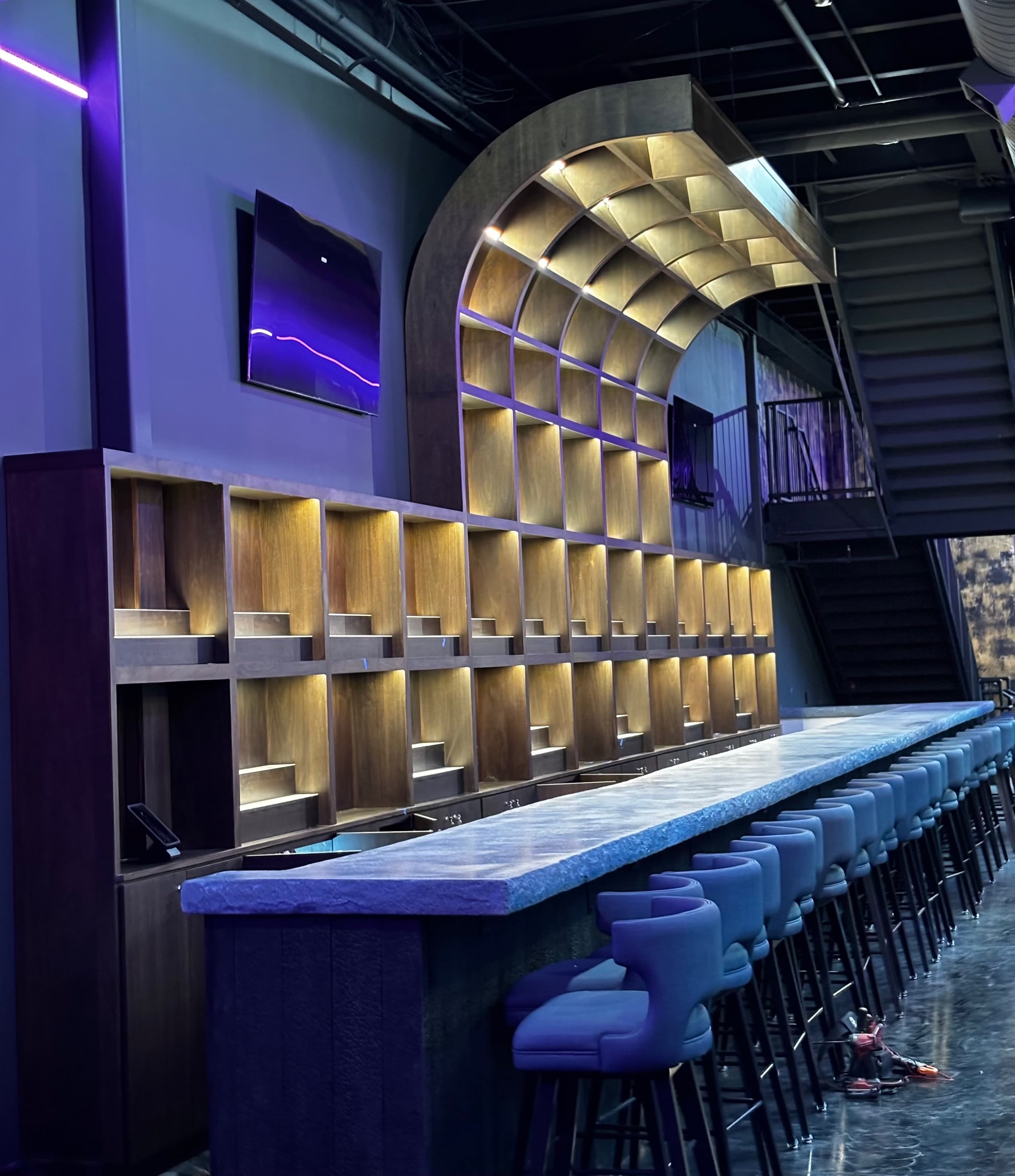 Image showcasing side of building of The Blue Parrot restaurant.